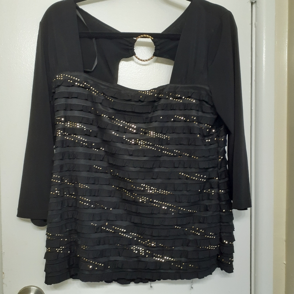 Black and sequenced quarter sleeve shirt